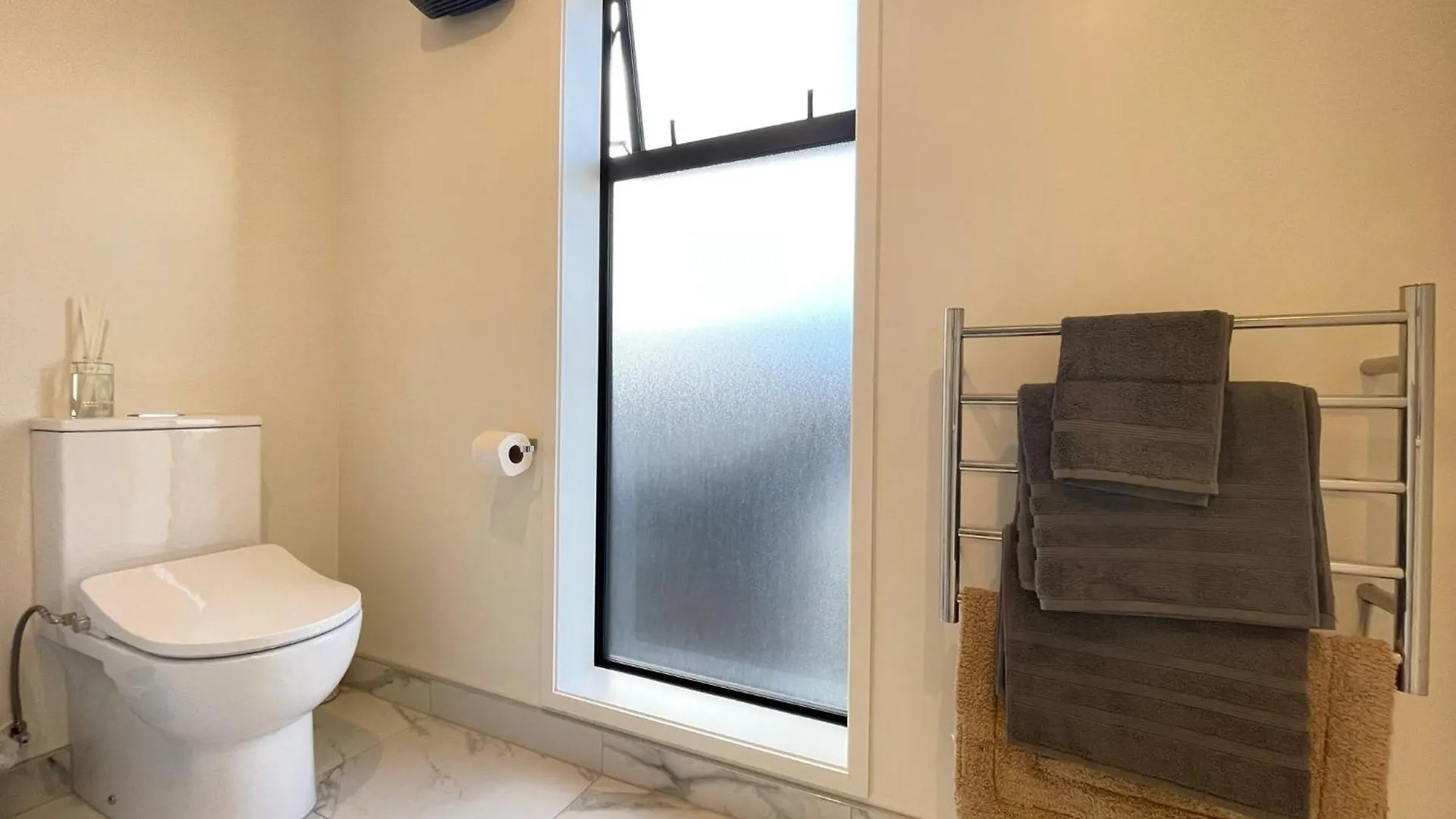 Luxury Cbd 2 Bed 2 Baths Villa Christchurch