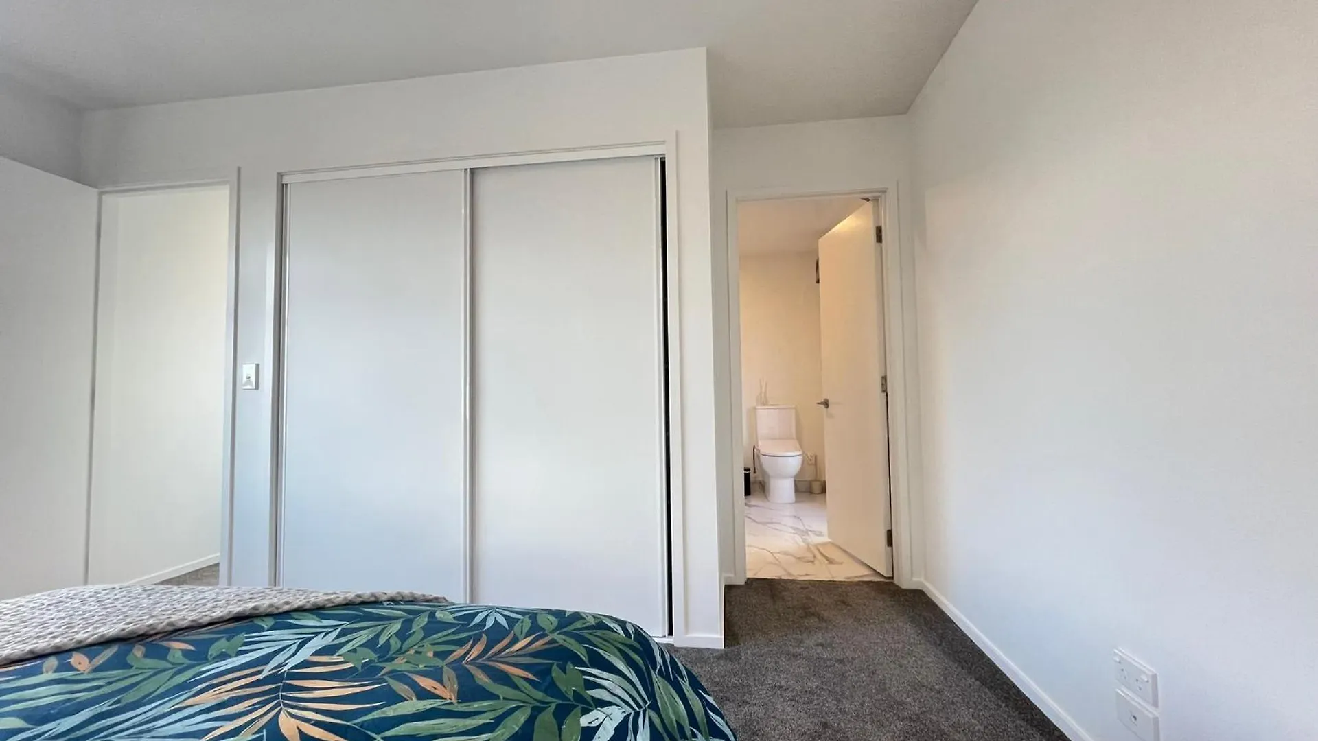 Luxury Cbd 2 Bed 2 Baths Villa Christchurch 0*,