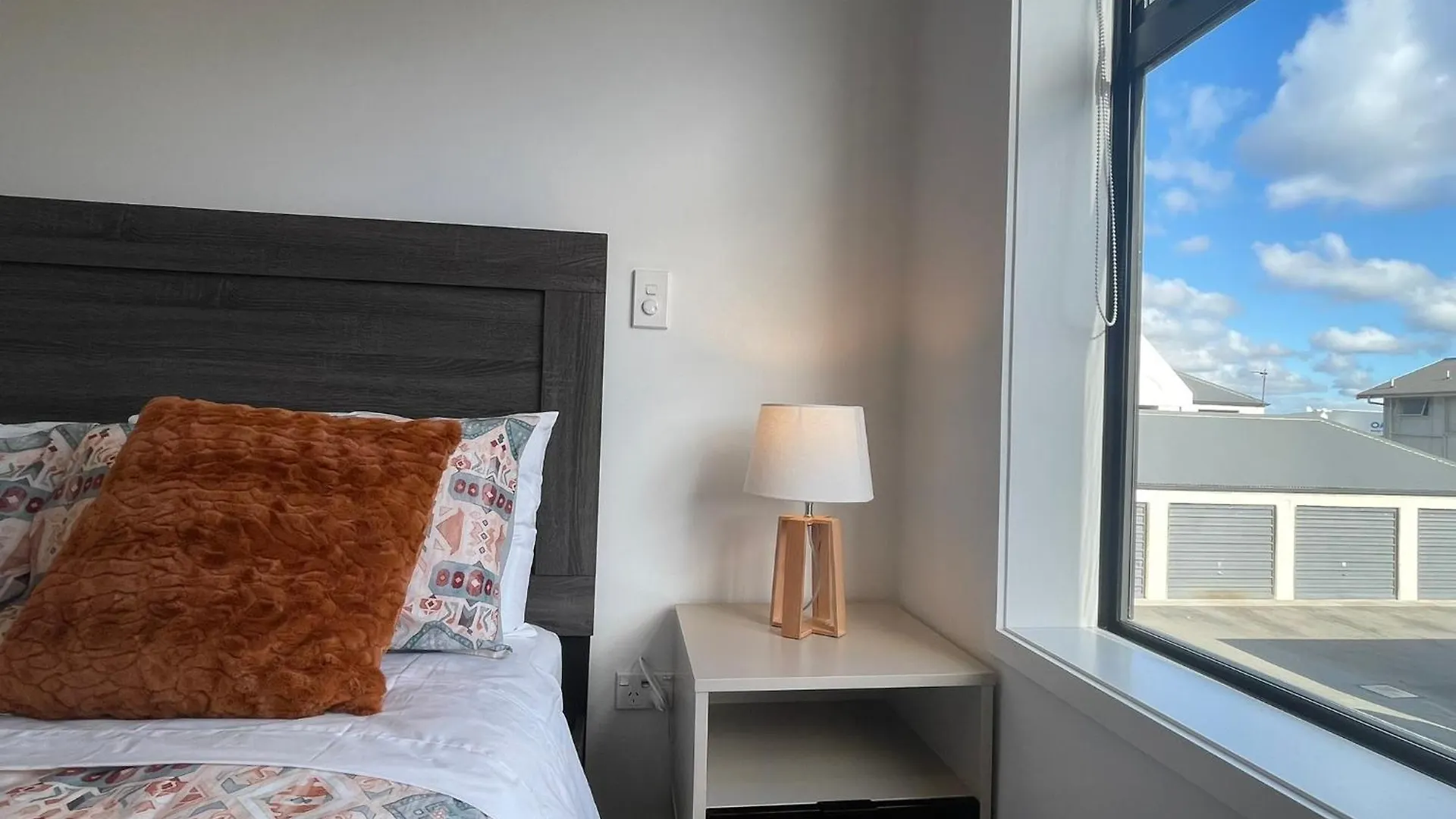 Luxury Cbd 2 Bed 2 Baths Villa Christchurch 0*,
